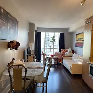 Luxury With Cn Tower View Apartment